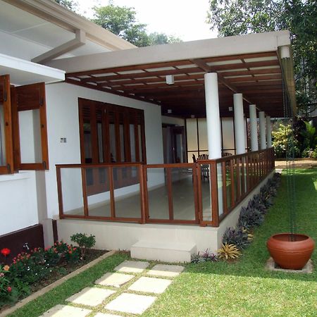 רטנאפורה Serene Villa מראה חיצוני תמונה