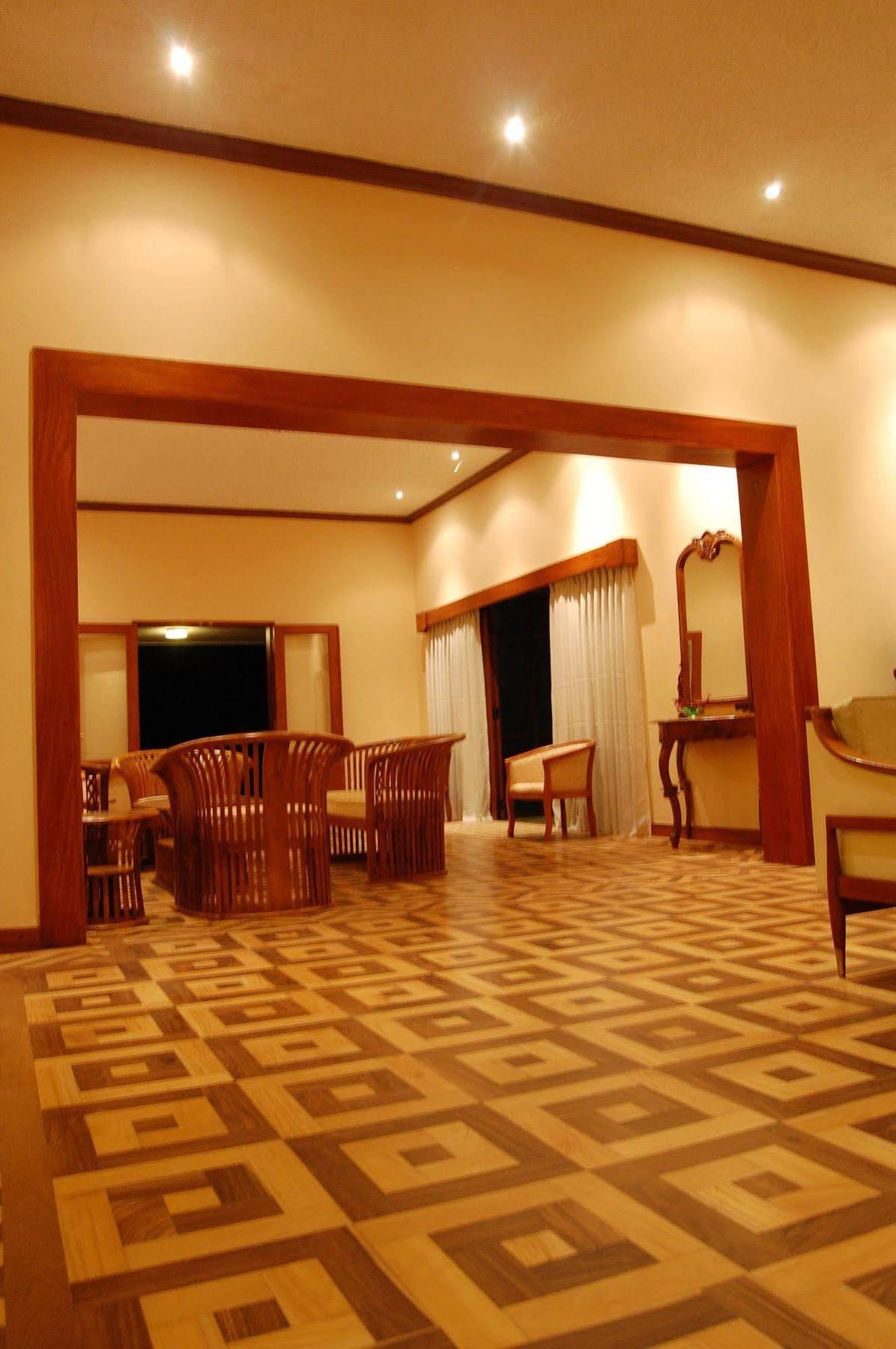 רטנאפורה Serene Villa מראה חיצוני תמונה