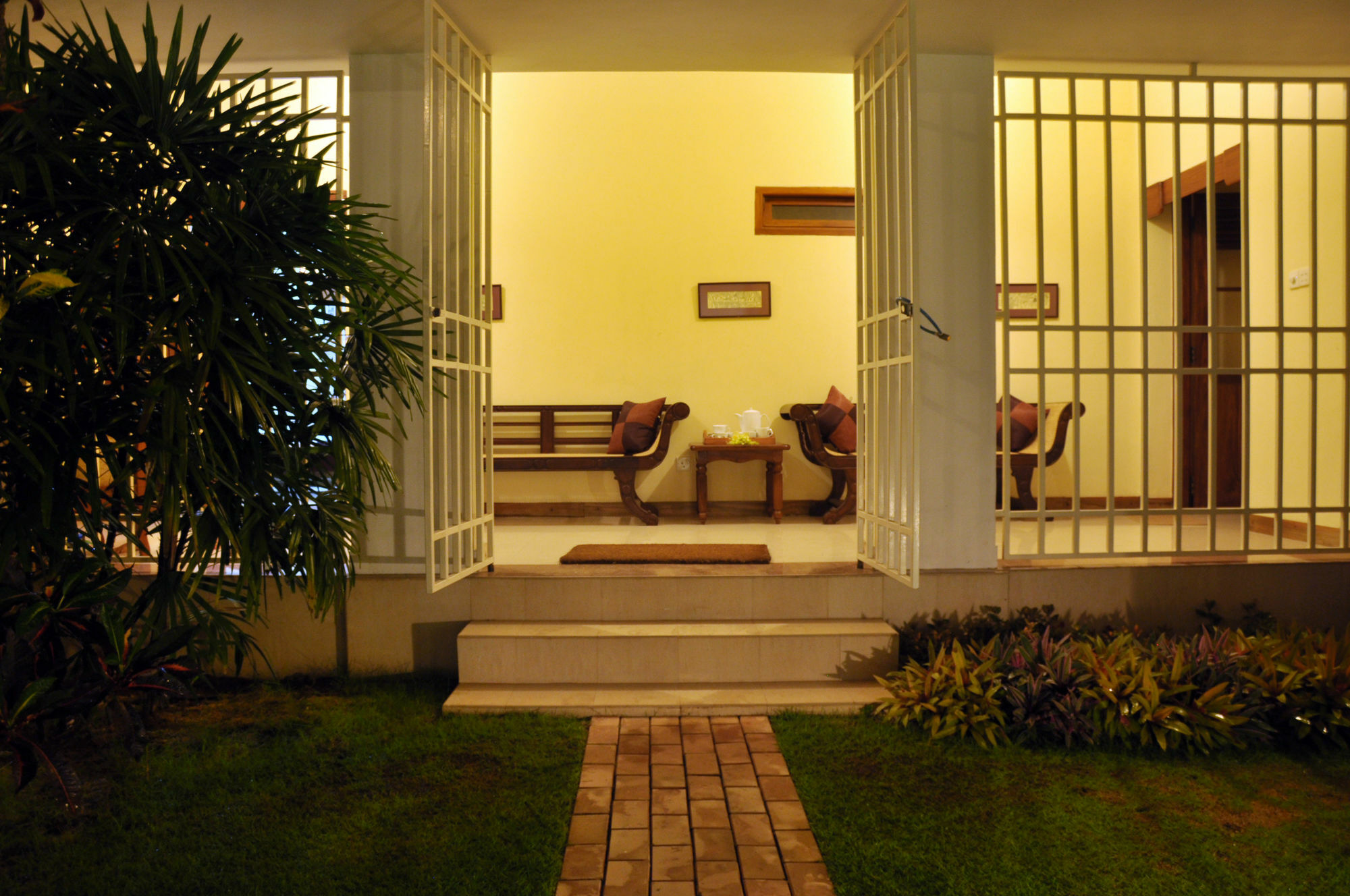 רטנאפורה Serene Villa מראה חיצוני תמונה