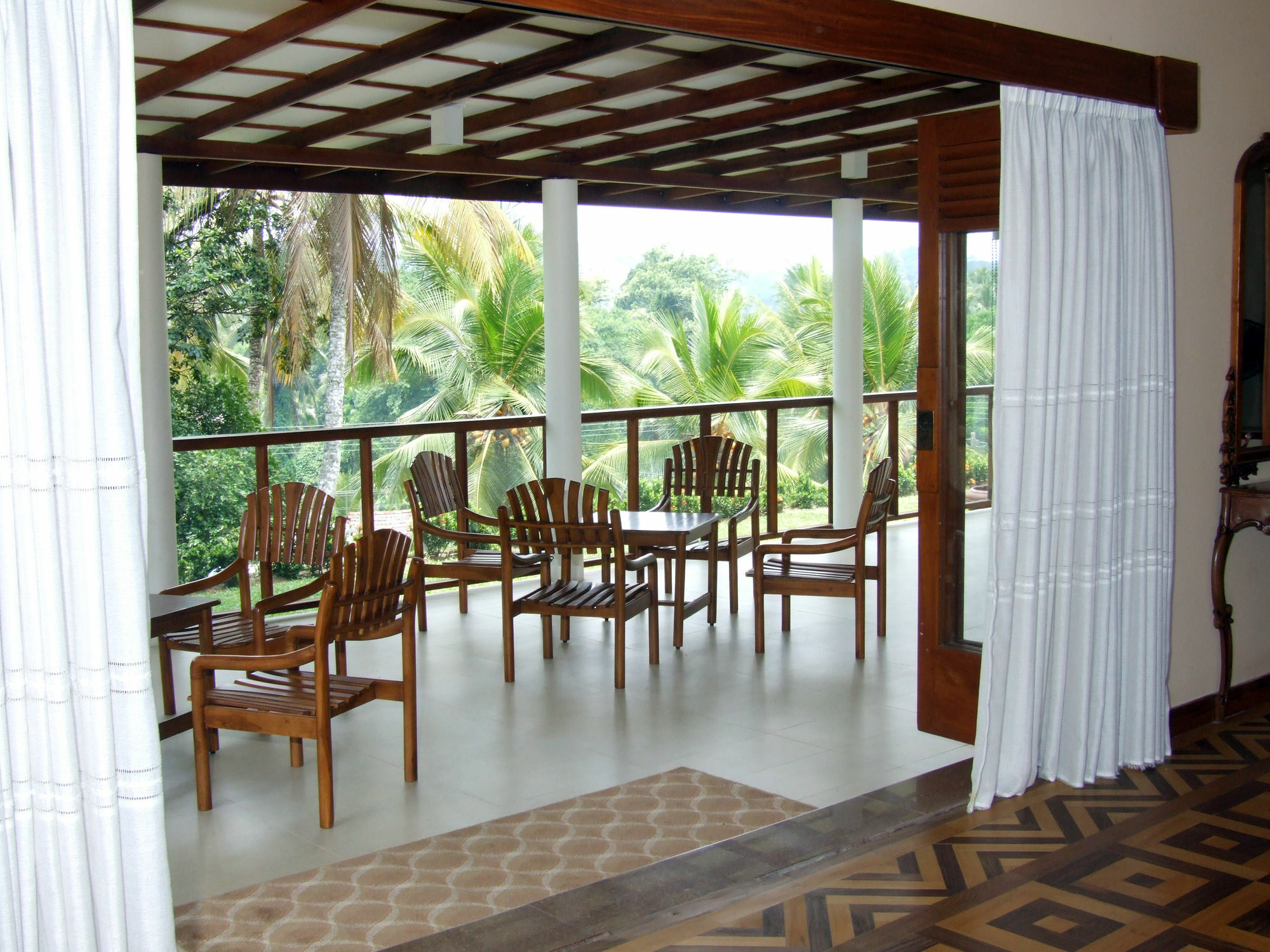 רטנאפורה Serene Villa מראה חיצוני תמונה