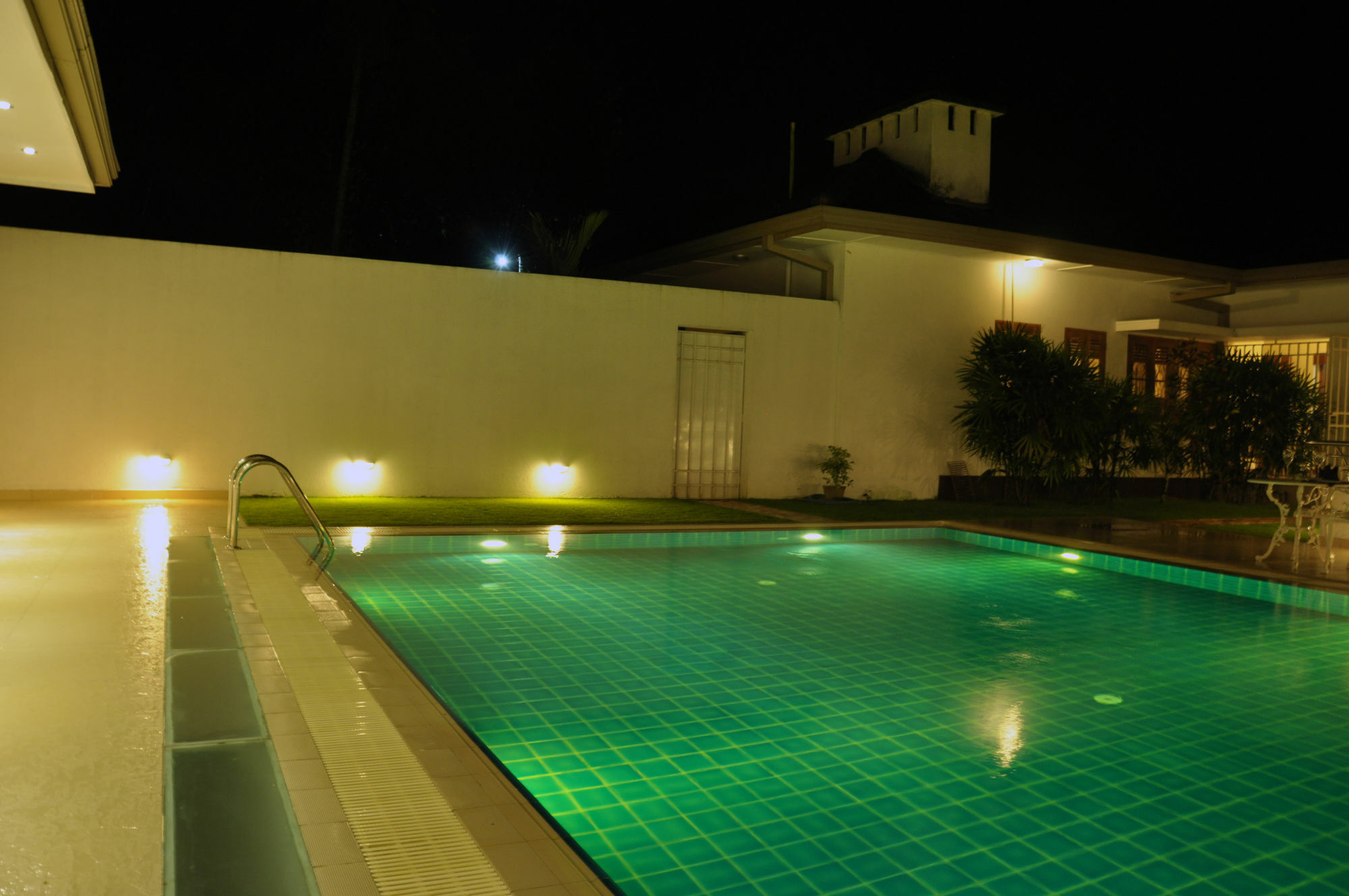 רטנאפורה Serene Villa מראה חיצוני תמונה